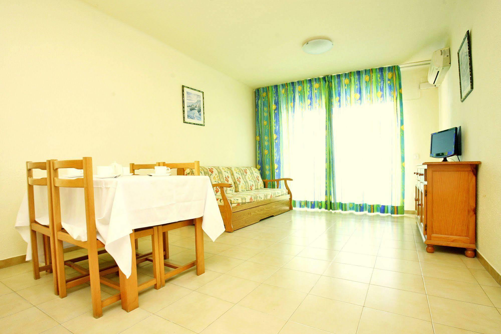 Apartment Rentalmar Pins Marina